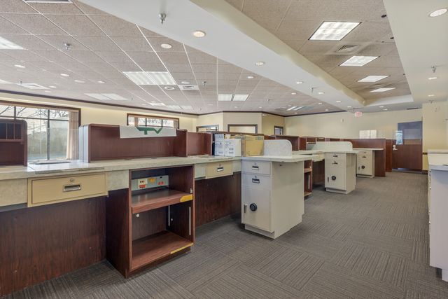 10270 Central Avenue, Oak Lawn, IL 60453
