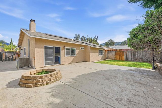 3039 Pecan Pl, Escondido, CA 92027