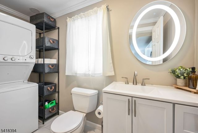 27 Mountain Ave, Wanaque Boro, NJ 07465