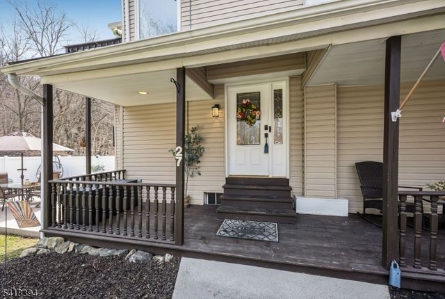 27 Mountain Ave, Wanaque Boro, NJ 07465
