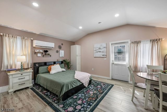 27 Mountain Ave, Wanaque Boro, NJ 07465