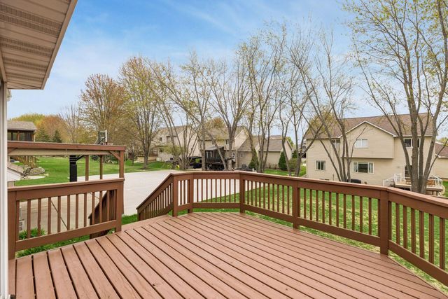 17377 80th Place N, Maple Grove, MN 55311