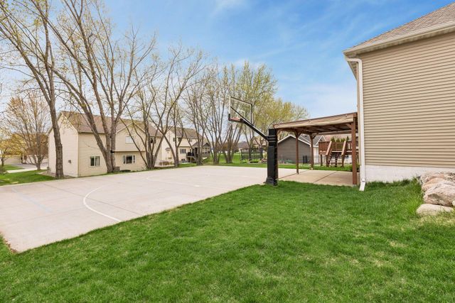 17377 80th Place N, Maple Grove, MN 55311