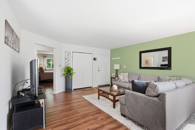 30 Fernview Ave 6, North Andover, MA 01845