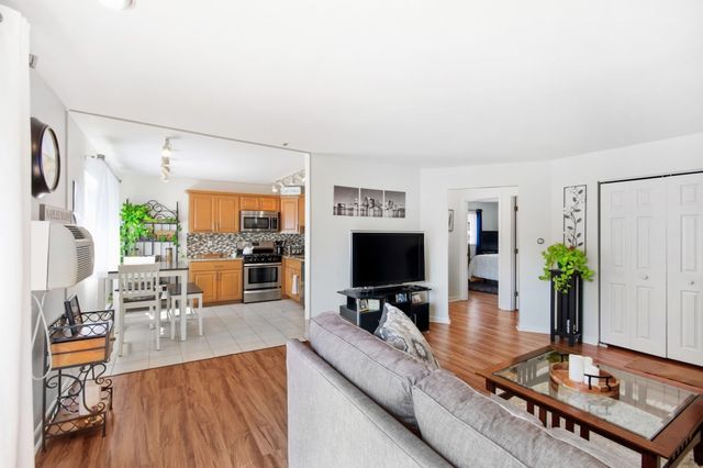 30 Fernview Ave 6, North Andover, MA 01845