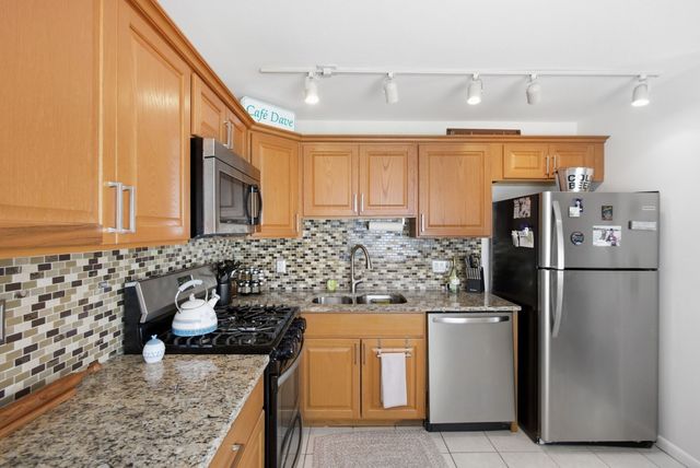 30 Fernview Ave 6, North Andover, MA 01845