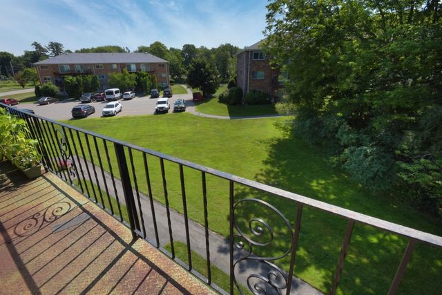 30 Fernview Ave 6, North Andover, MA 01845