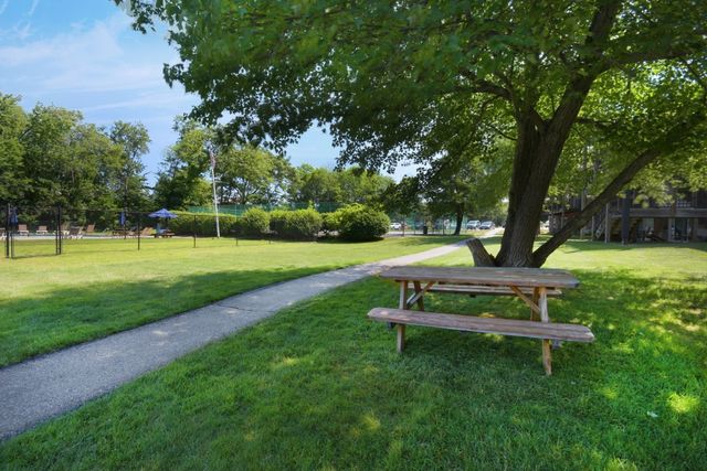 30 Fernview Ave 6, North Andover, MA 01845