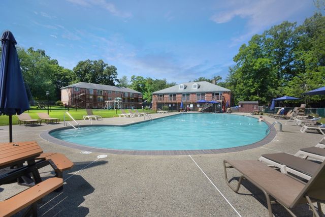 30 Fernview Ave 6, North Andover, MA 01845