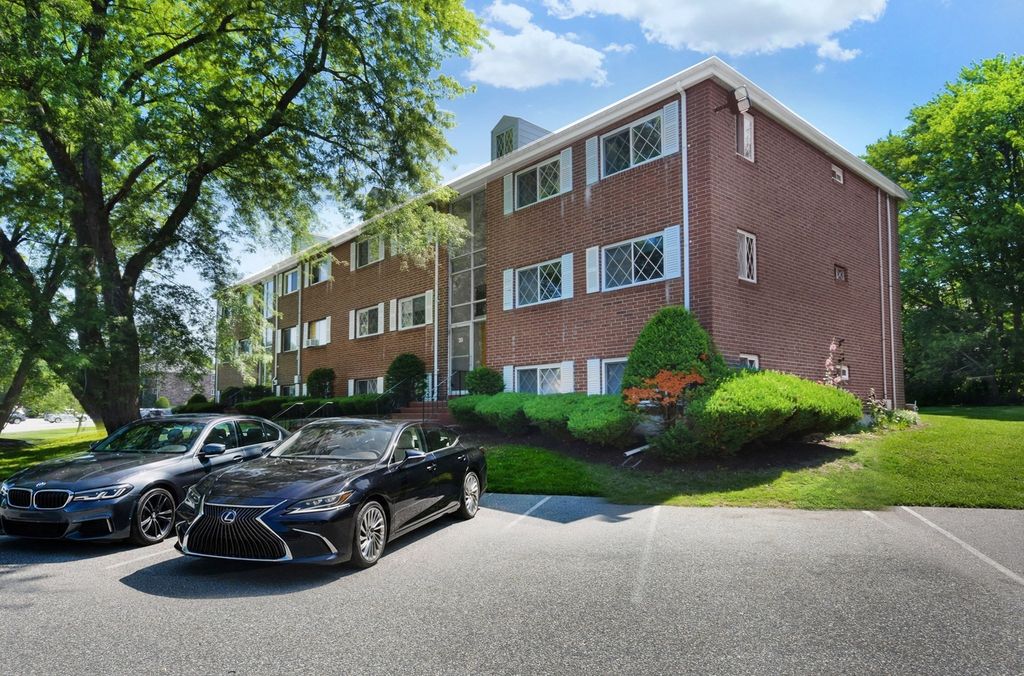 30 Fernview Ave 6, North Andover, MA 01845