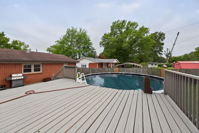 521 Thomas Ave, Hohenwald, TN 38462