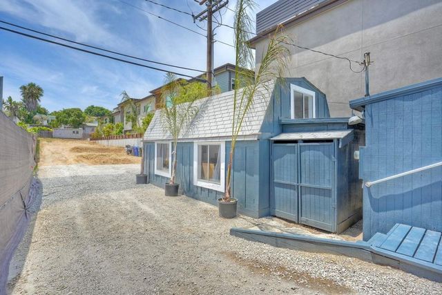 1524 N Coast Hwy 101, Encinitas, CA 92024