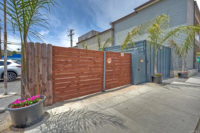1524 N Coast Hwy 101, Encinitas, CA 92024