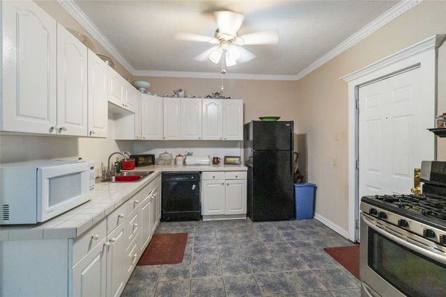 409 N Sylvania Avenue, Fort Worth, TX 76111