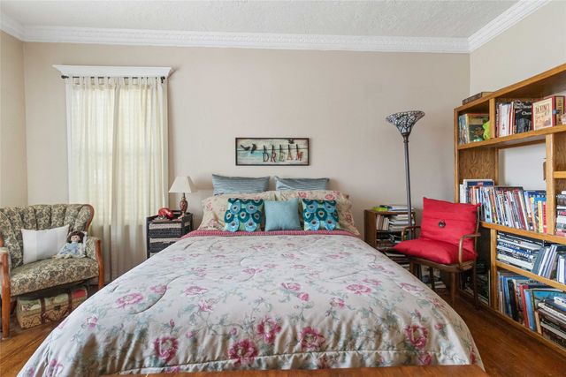 409 N Sylvania Avenue, Fort Worth, TX 76111