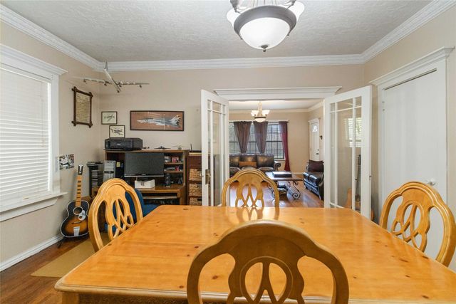 409 N Sylvania Avenue, Fort Worth, TX 76111