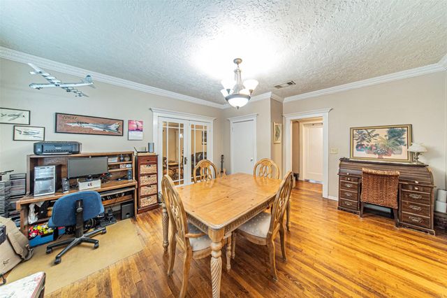 409 N Sylvania Avenue, Fort Worth, TX 76111