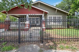 409 N Sylvania Avenue, Fort Worth, TX 76111