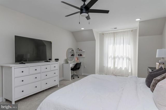 211 N HAMMONDS FERRY RD, Linthicum Heights, MD 21090