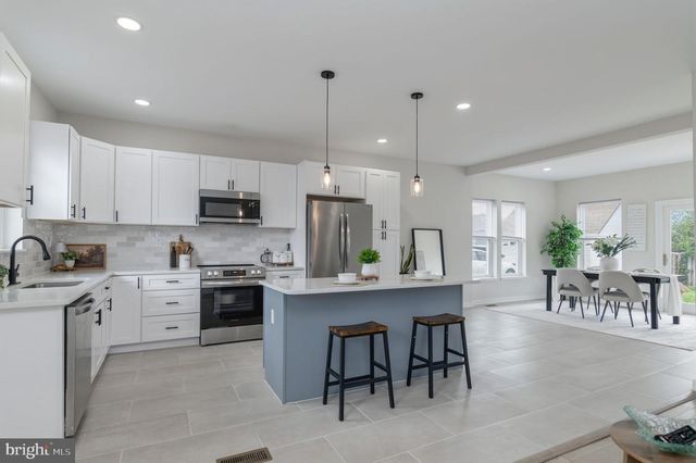 211 N HAMMONDS FERRY RD, Linthicum Heights, MD 21090