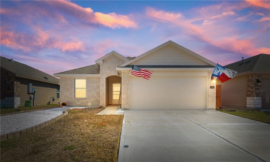 2334 Sky Crest Dr, Corpus Christi, TX 78418