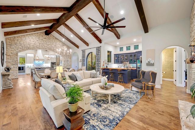 401 TRAIL RIDGE RD, Wimberley, TX 78676