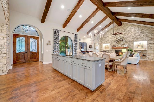 401 TRAIL RIDGE RD, Wimberley, TX 78676