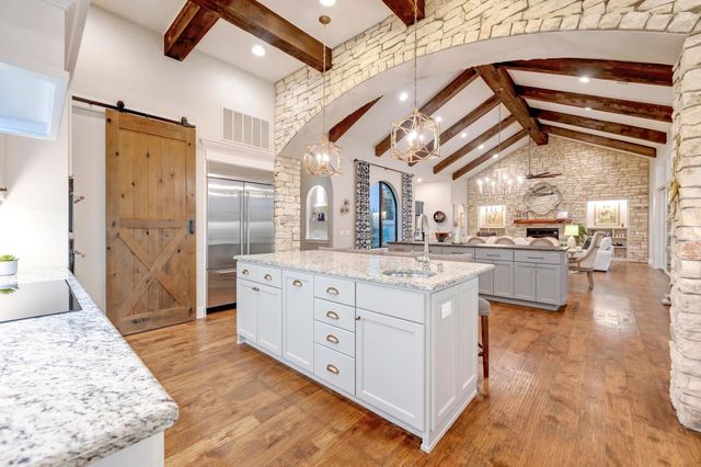 401 TRAIL RIDGE RD, Wimberley, TX 78676