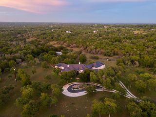401 TRAIL RIDGE RD, Wimberley, TX 78676