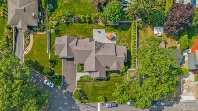129 Fillmore Street, Centerport, NY 11721
