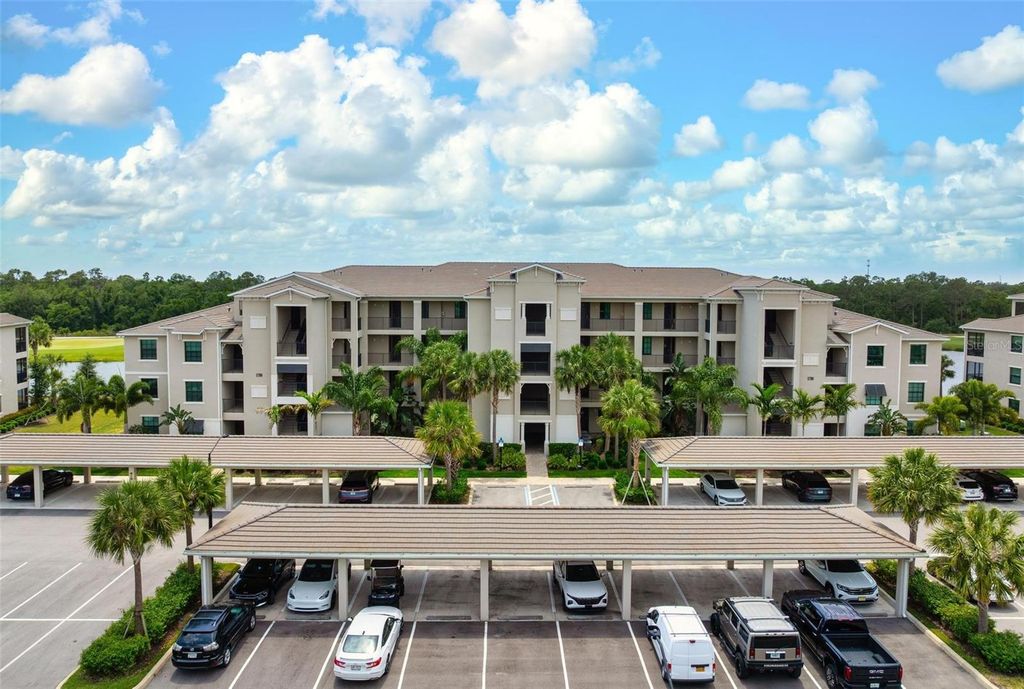 Image 2 of property listing at 17704 GAWTHROP DRIVE 205, Bradenton, FL 34211