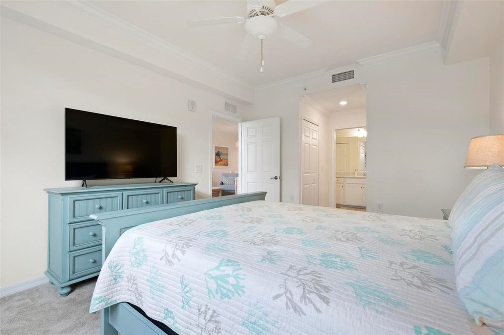 Image 21 of property listing at 17704 GAWTHROP DRIVE 205, Bradenton, FL 34211