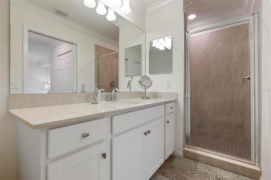 Image 23 of property listing at 17704 GAWTHROP DRIVE 205, Bradenton, FL 34211
