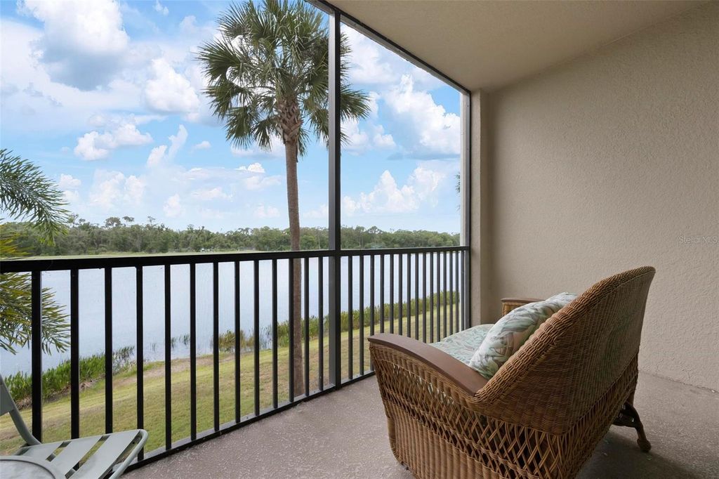 Image 24 of property listing at 17704 GAWTHROP DRIVE 205, Bradenton, FL 34211