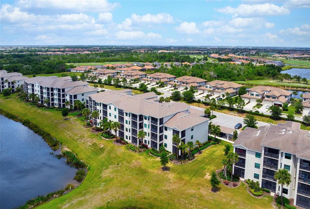 Image 30 of property listing at 17704 GAWTHROP DRIVE 205, Bradenton, FL 34211