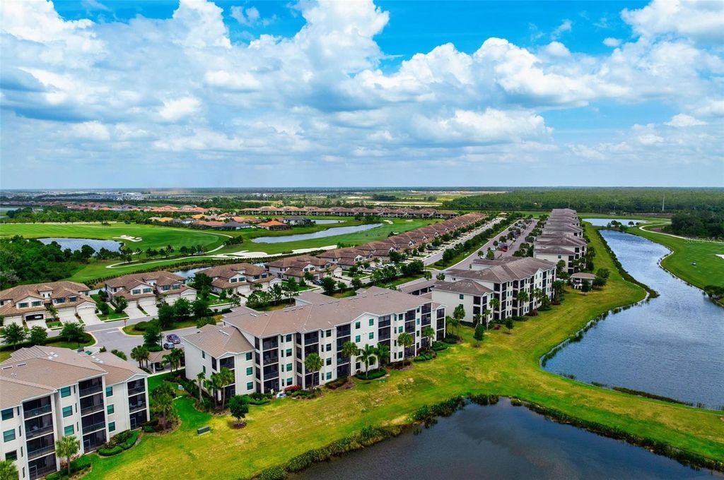 Image 32 of property listing at 17704 GAWTHROP DRIVE 205, Bradenton, FL 34211