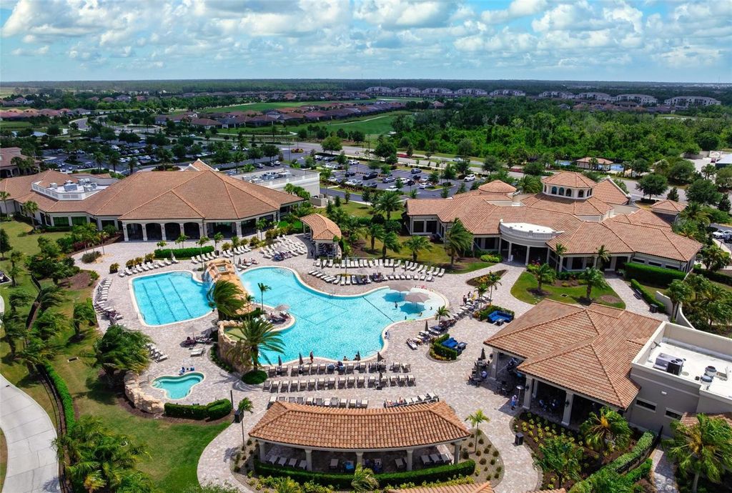 Image 37 of property listing at 17704 GAWTHROP DRIVE 205, Bradenton, FL 34211