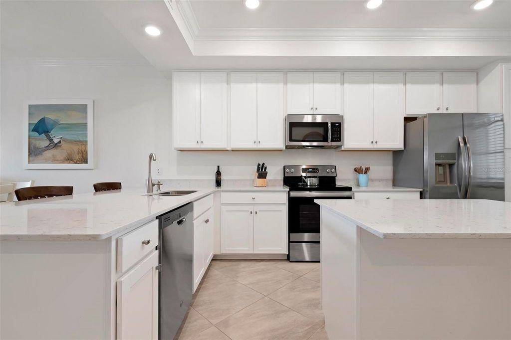 Image 7 of property listing at 17704 GAWTHROP DRIVE 205, Bradenton, FL 34211