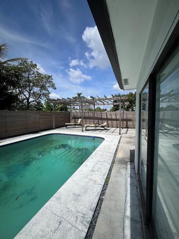 6800 SW 7th Place, North Lauderdale, FL 33068