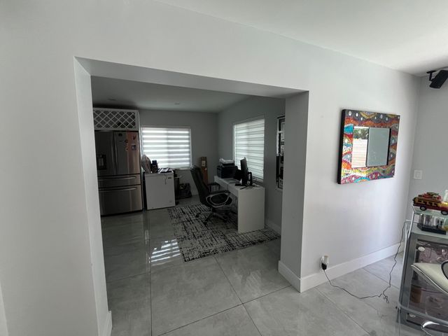 6800 SW 7th Place, North Lauderdale, FL 33068