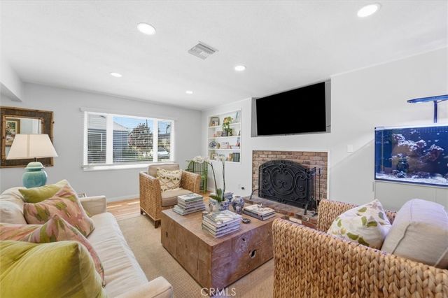 5928 E The Toledo, Long Beach, CA 90803