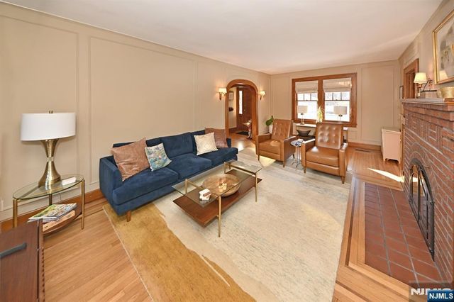 25 Pascack Road, Park Ridge, NJ 07656