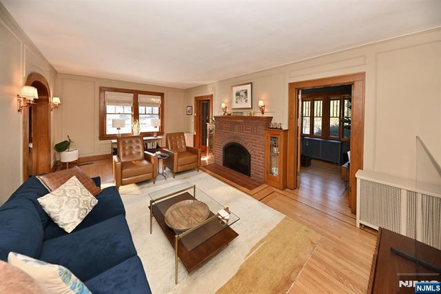 25 Pascack Road, Park Ridge, NJ 07656