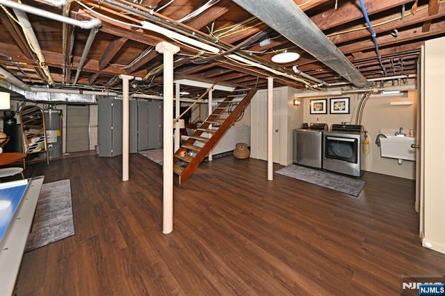 25 Pascack Road, Park Ridge, NJ 07656