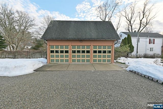 25 Pascack Road, Park Ridge, NJ 07656