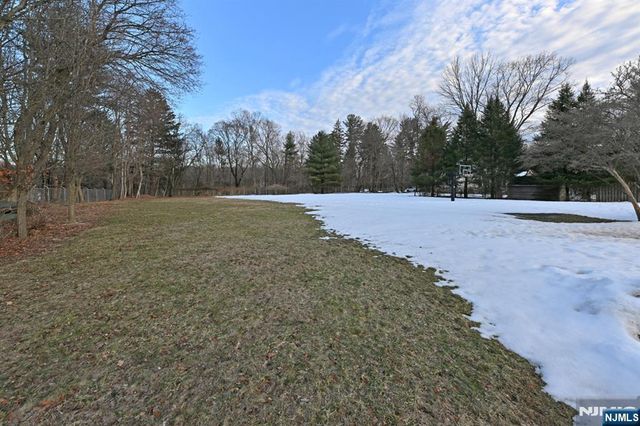 25 Pascack Road, Park Ridge, NJ 07656