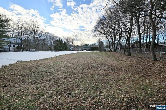 25 Pascack Road, Park Ridge, NJ 07656