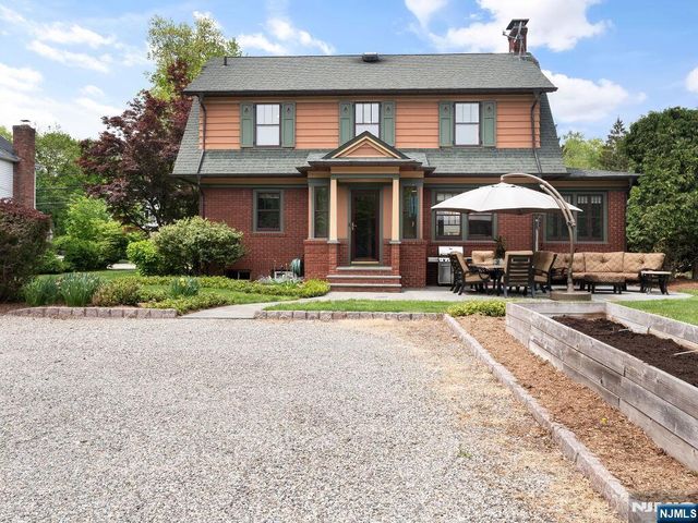 25 Pascack Road, Park Ridge, NJ 07656