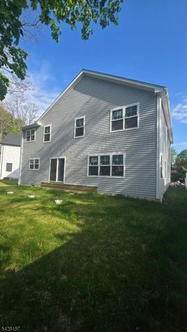 2 Ashley Ct, Butler Boro, NJ 07405