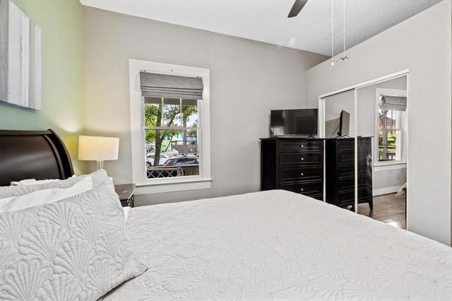 2119 Avenue P, Galveston, TX 77550